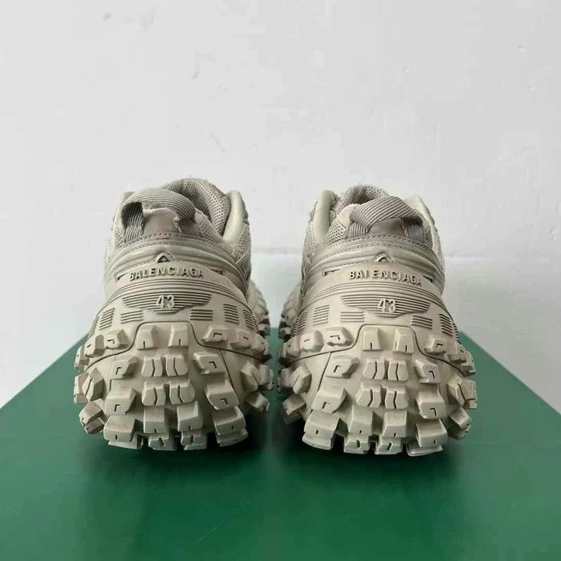 Balenciaga balenciaga tire sneakers size 43 Size US 13 / EU 46 - 3 Thumbnail