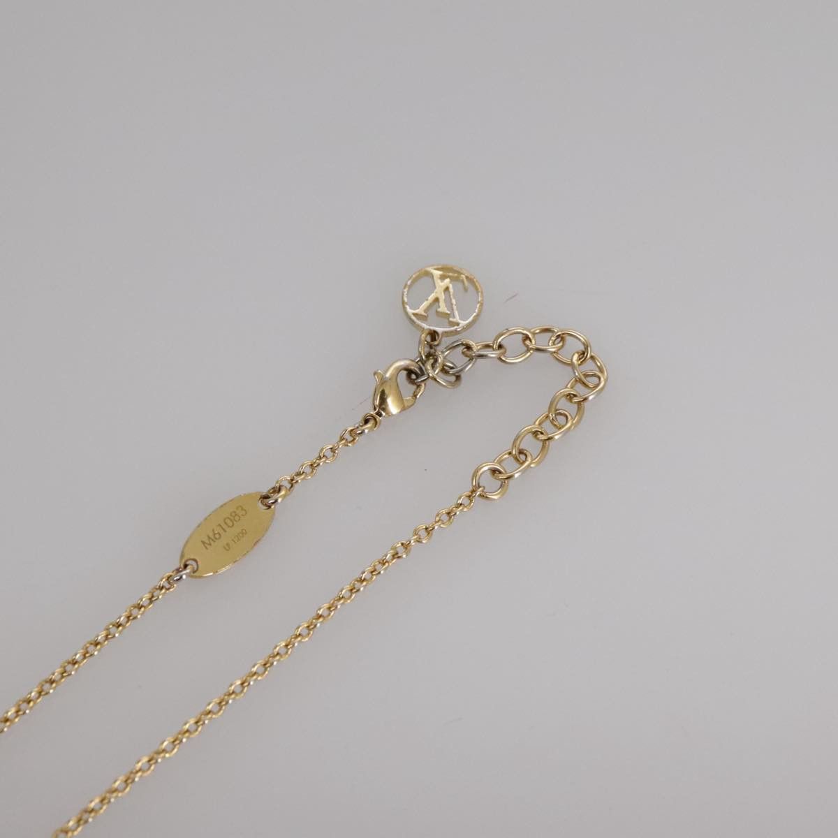 Louis Vuitton Louis Vuitton Essential V necklace Size ONE SIZE - 13 Thumbnail