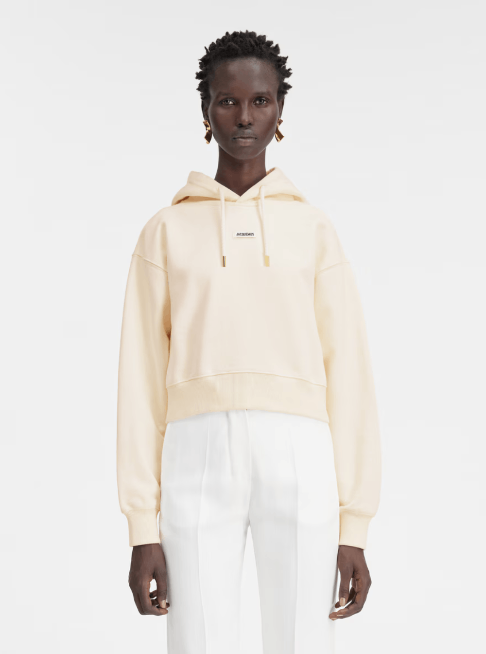 Jacquemus 'Le Hoodie Gros Grain' Beige Cropped Hoodie with Drawstring Hood and Logo Patch on Front in Cotton for Women Size L / US 10 / IT 46 - 4 Thumbnail