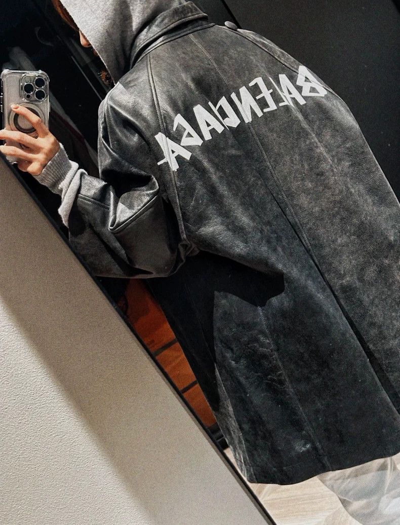Balenciaga Balenciaga Hand-painted Leather Coat Size US S / EU 44-46 / 1 - 4 Thumbnail