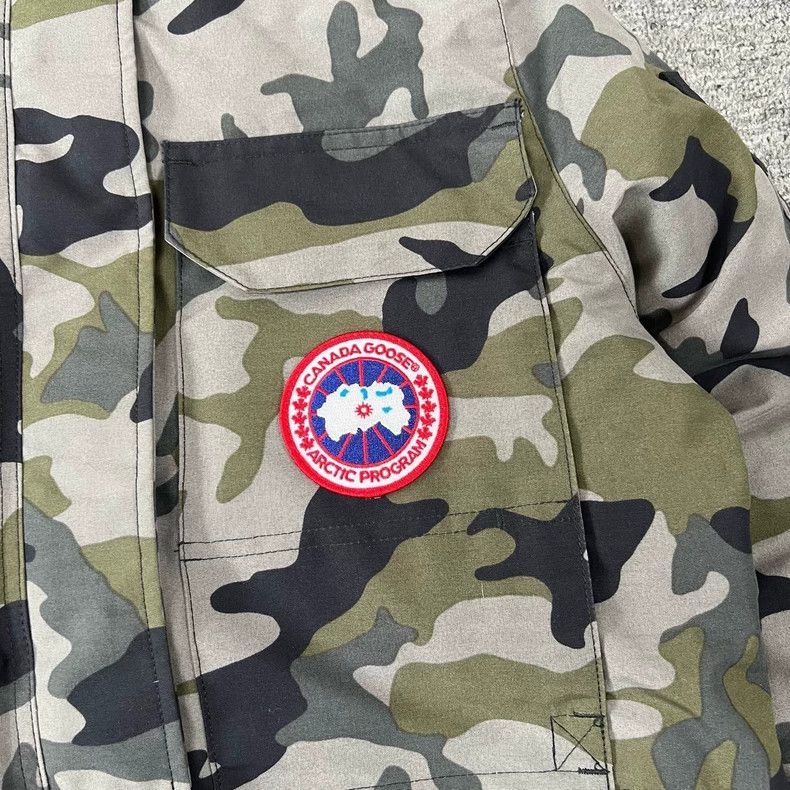 Canada Goose Canada Goose Camo Expedition Down Jacket Size US M / EU 48-50 / 2 - 4 Thumbnail