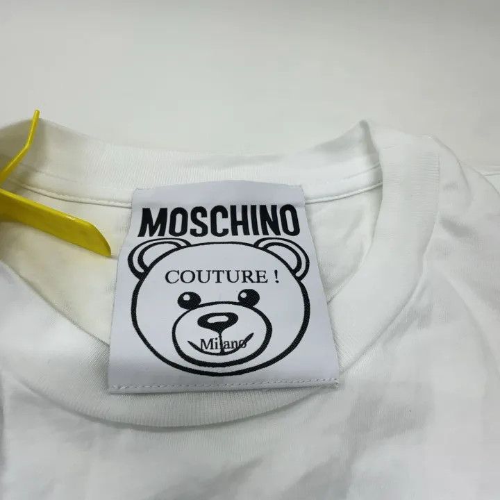 Moschino Moschino Short-Sleeve Graphic T-Shirt for Women 0079 Size XXS / US 00 / IT 34 - 5 Thumbnail