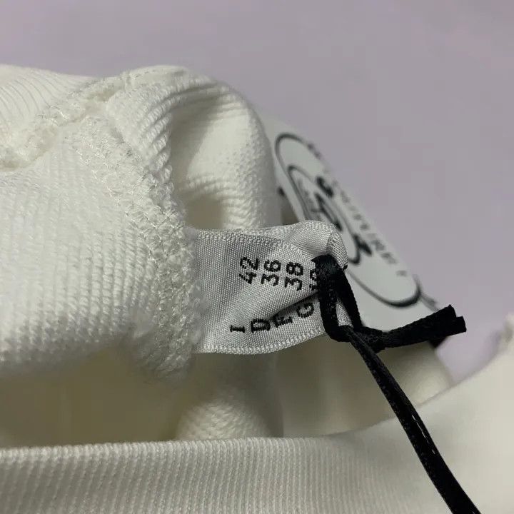 Moschino Moschino White Hooded Long Sleeve Sweatshirt 0079 Size M / US 6-8 / IT 42-44 - 4 Thumbnail