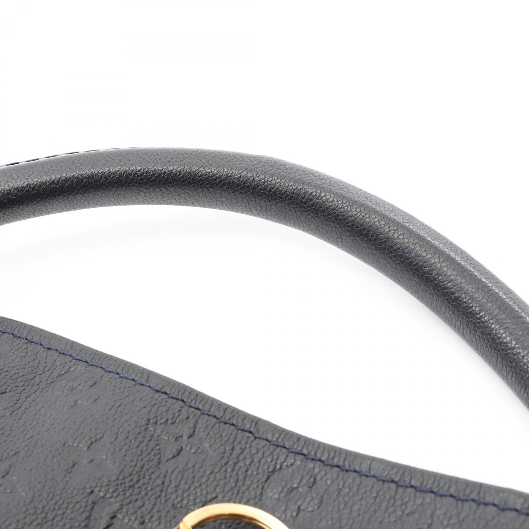 Louis Vuitton Artsy shoulder