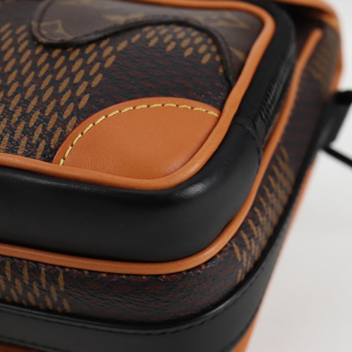 Louis Vuitton Louis Vuitton Amazon shoulder Size ONE SIZE - 8 Thumbnail