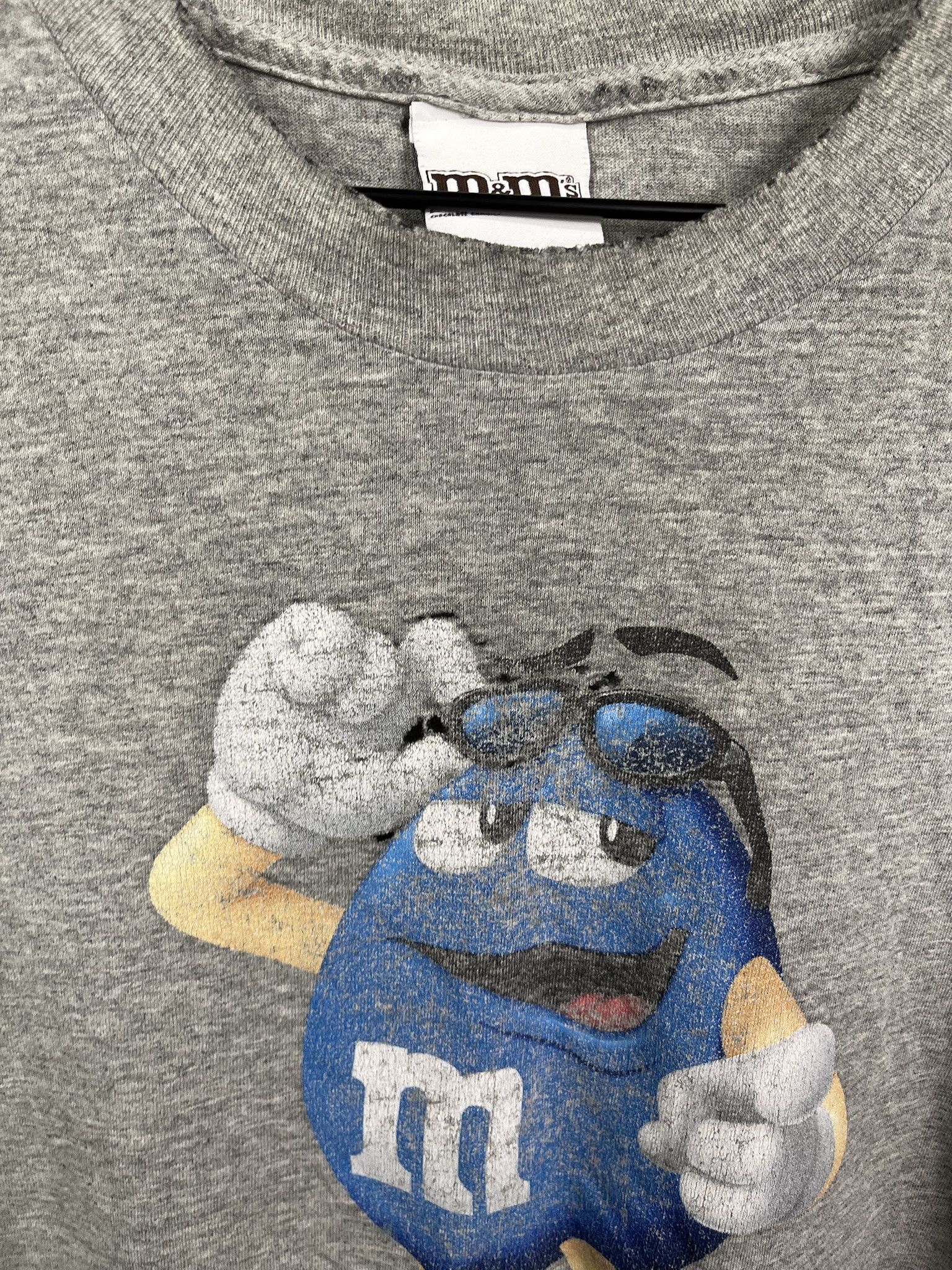 Vintage Vintage Y2K Blue M&M Peanut M&M Distressed Tshirt Size CL Size US XL / EU 56 / 4 - 4 Thumbnail