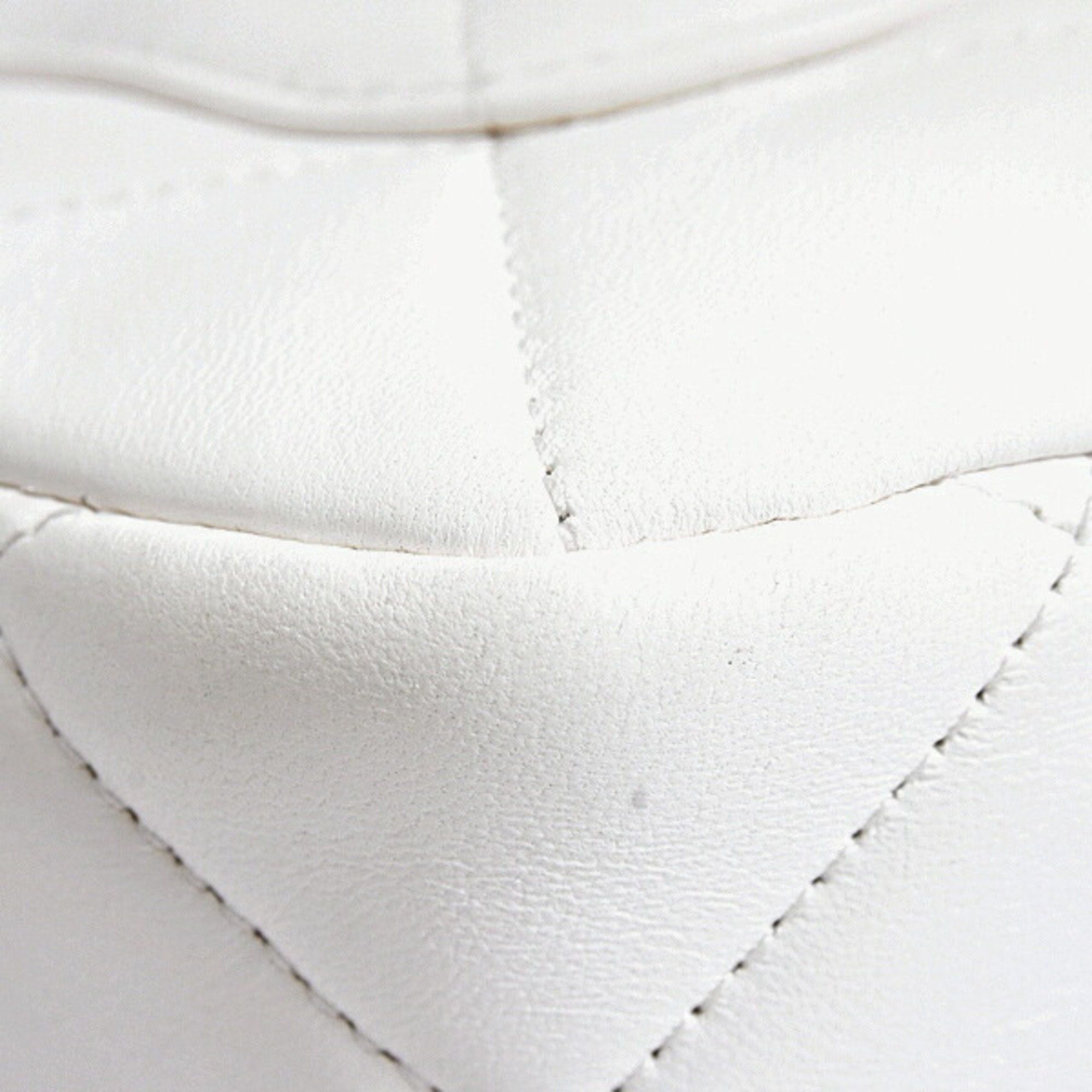 CHANEL Women's Matelasse Chain Shoulder Bag in Calfskin White AS4195