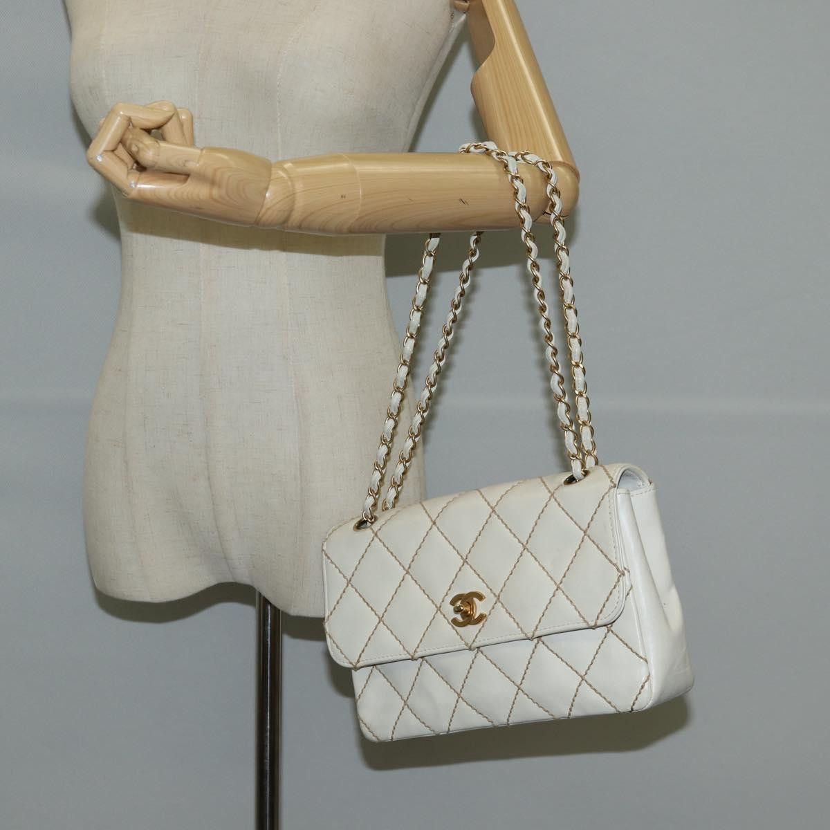 Chanel Chanel Wild stitch shoulder Size ONE SIZE - 14 Thumbnail