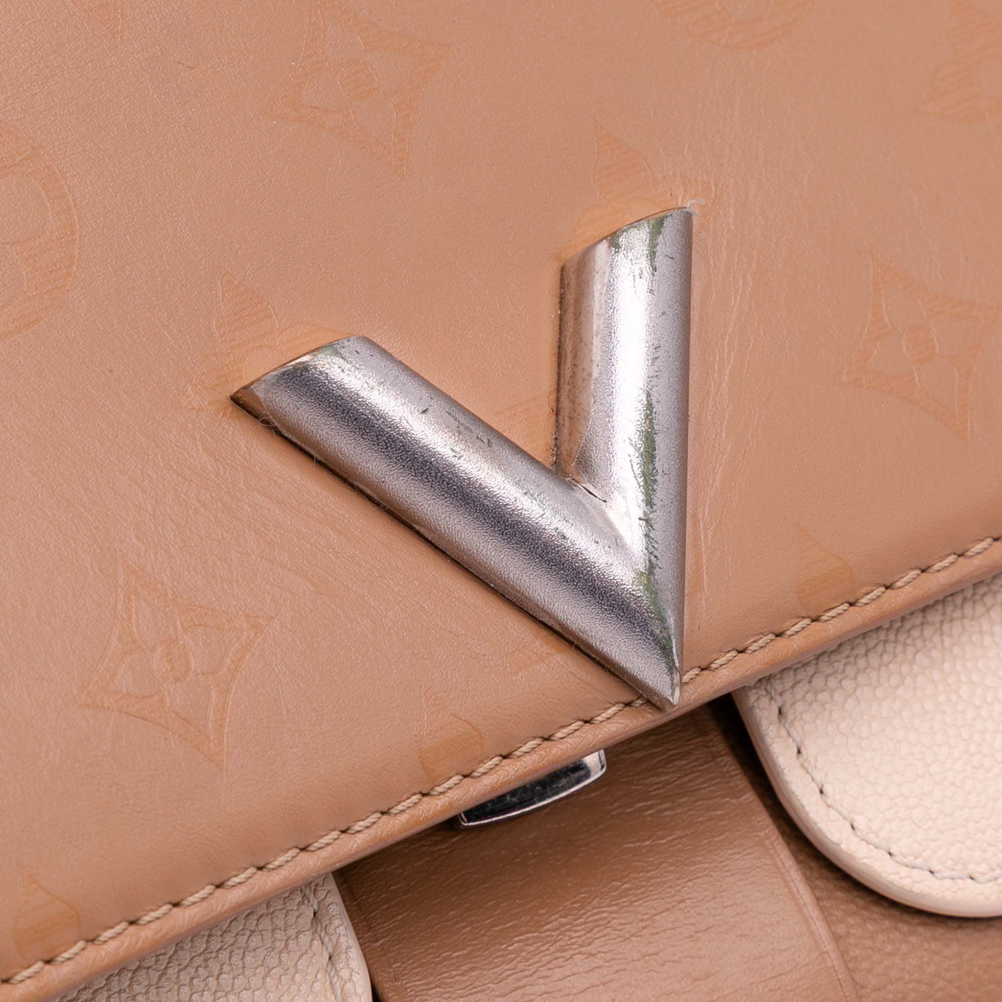 Louis Vuitton Louis Vuitton Monogram Cuir Plume Ecume Very Chain Satchel Size ONE SIZE - 6 Thumbnail