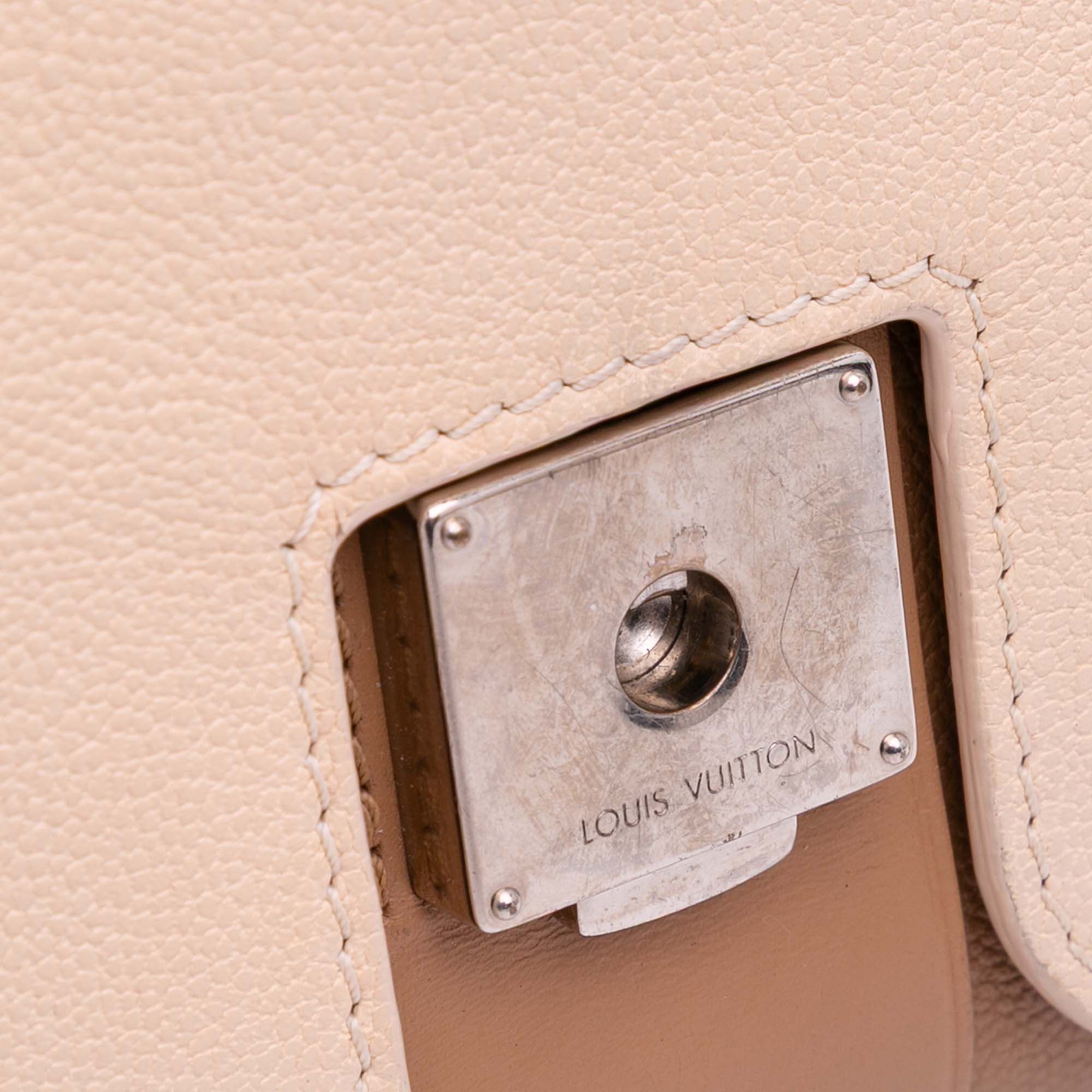 Louis Vuitton Louis Vuitton Monogram Cuir Plume Ecume Very Chain Satchel Size ONE SIZE - 9 Thumbnail