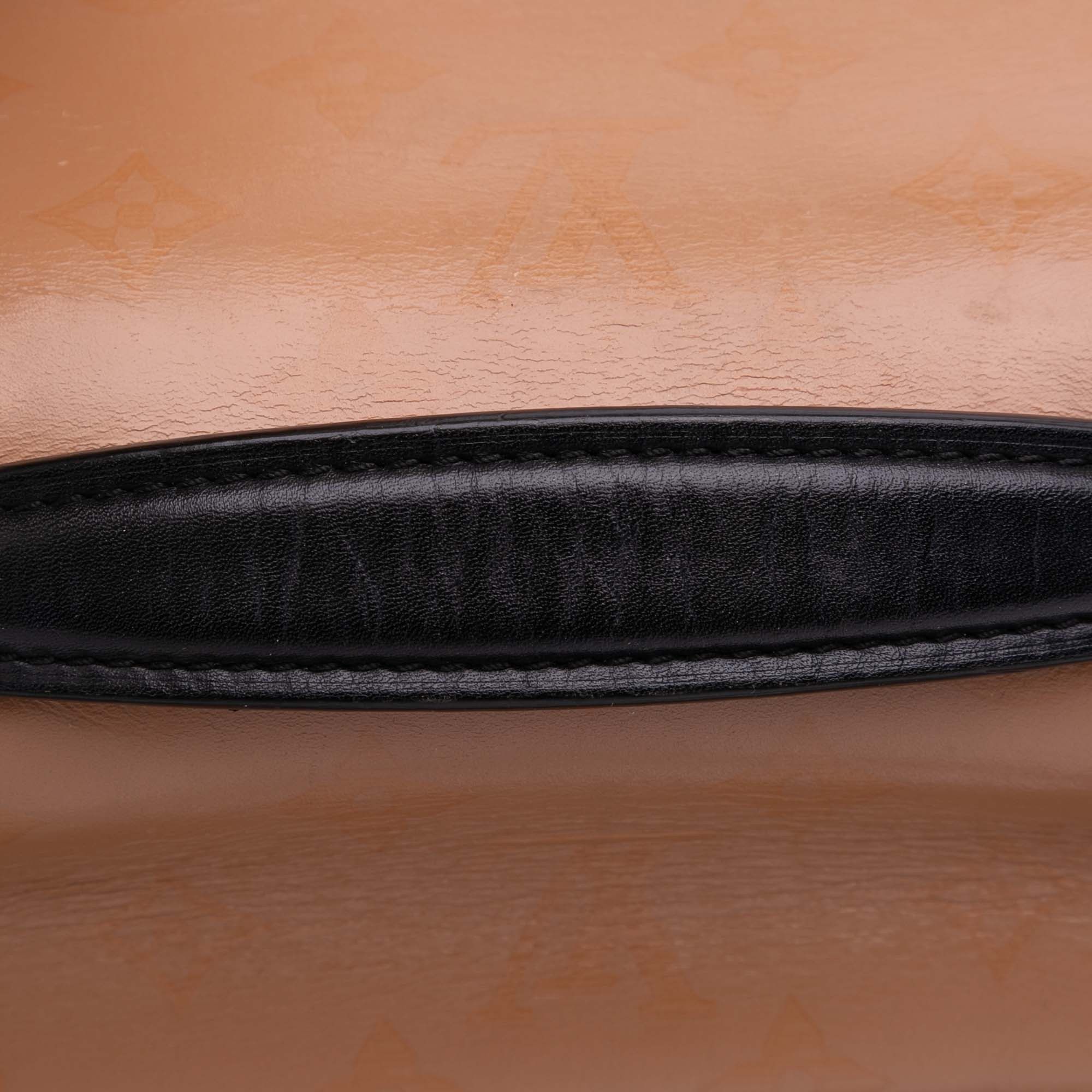 Louis Vuitton Louis Vuitton Monogram Cuir Plume Ecume Very Chain Satchel Size ONE SIZE - 5 Thumbnail