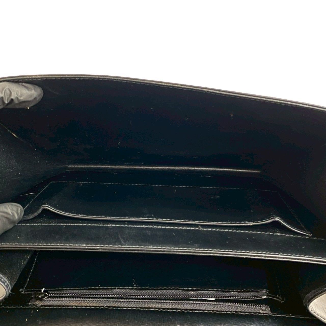 Celine Celine Celine Carriage Leather Shoulder Bag Leather Shoulder Bag Size ONE SIZE - 10 Thumbnail