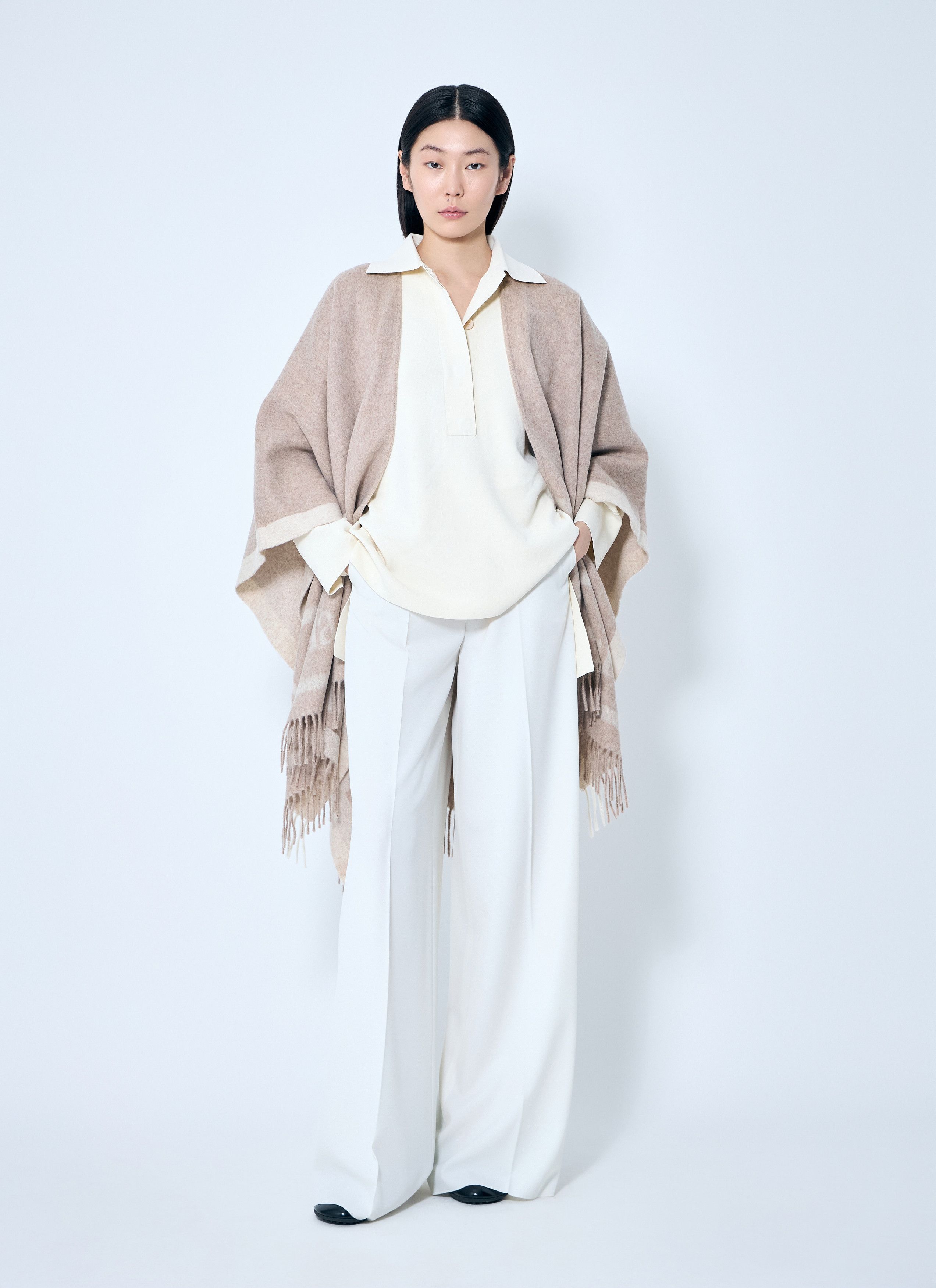 Max Mara Gabardine Wool Pants Size 28" / US 6 / IT 42 - 2 Thumbnail