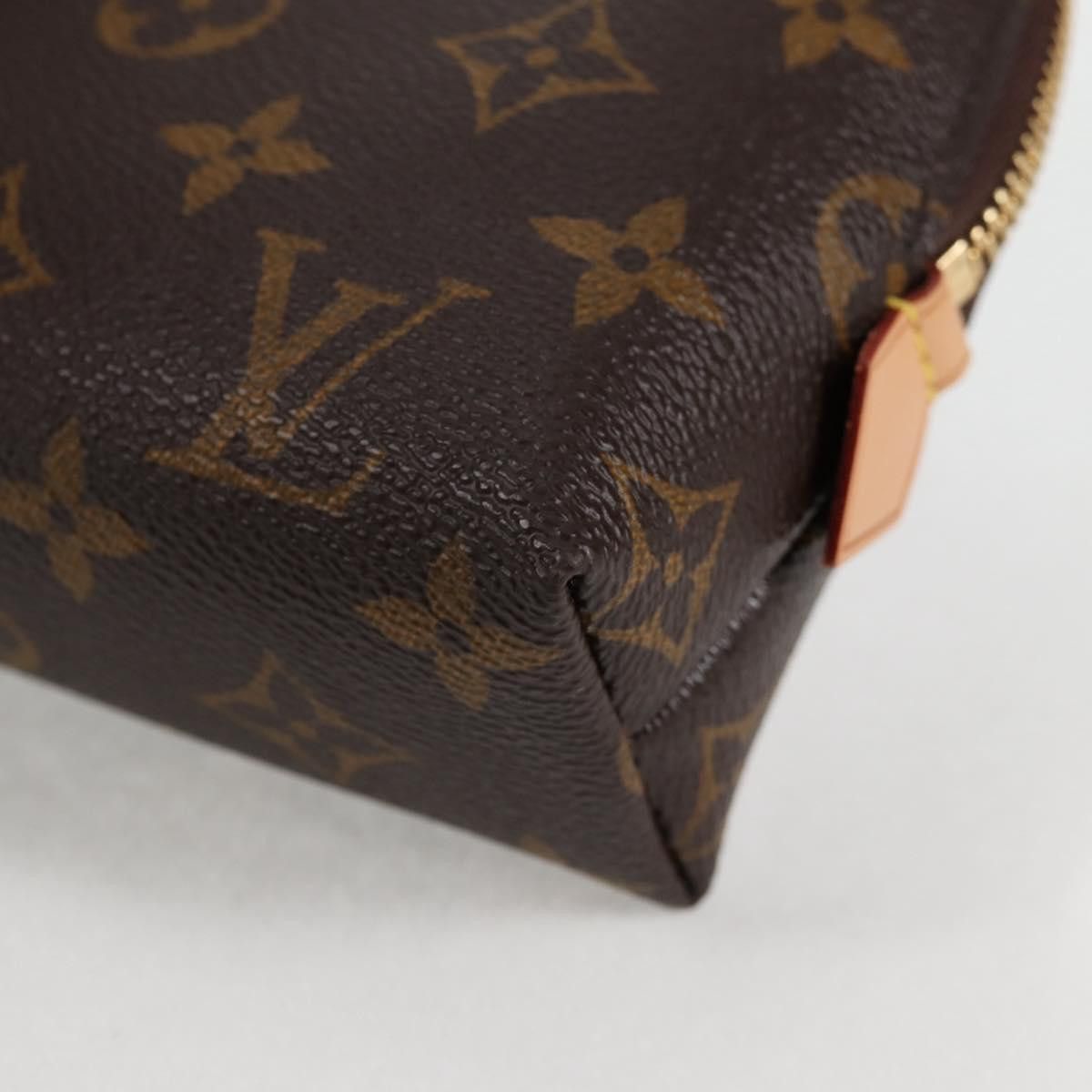 Louis Vuitton Louis Vuitton Cosmetic Pouch clutch Size ONE SIZE - 6 Thumbnail