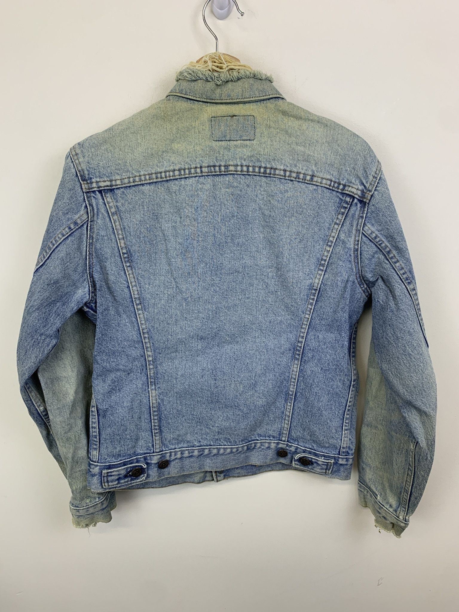 Levi's Viintage 1980s Levi's Distressed Fray Collar Denim jacket Size XS Size US XS / EU 42 / 0 - 3 Thumbnail
