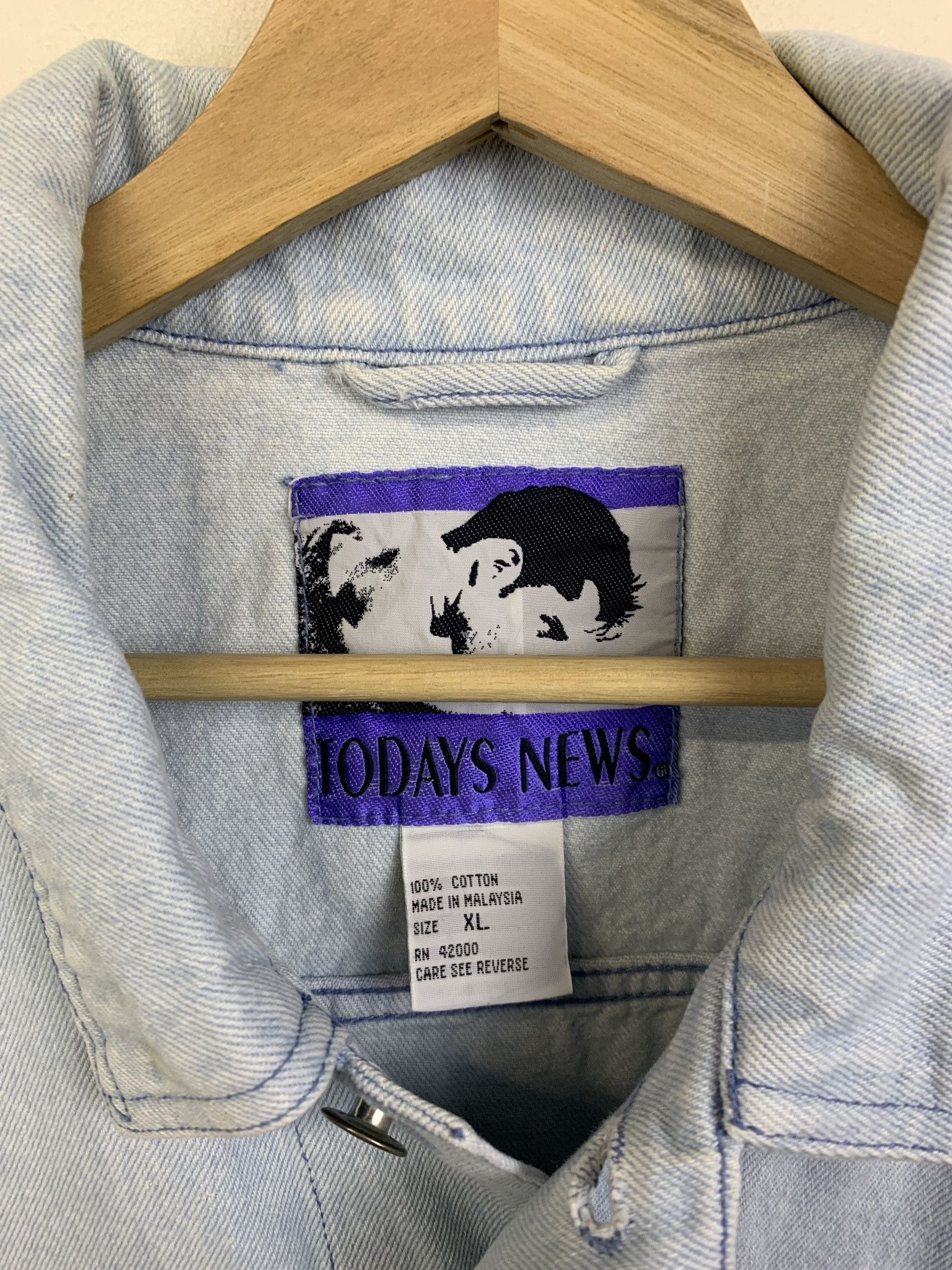 Levi's Vintage 1990s Today's News Light Wash Denim jacket Size XL Size US XL / EU 56 / 4 - 2 Thumbnail