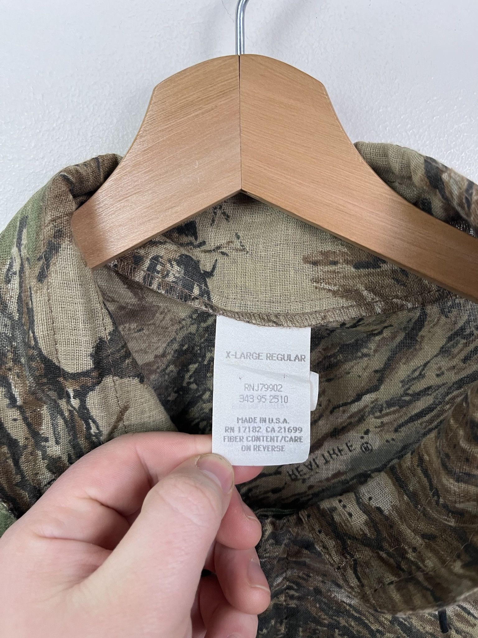 Vintage Vintage 1990s Realtree Camo Shoud Mesh Light Zip Jacket Size XL Size US XL / EU 56 / 4 - 2 Thumbnail