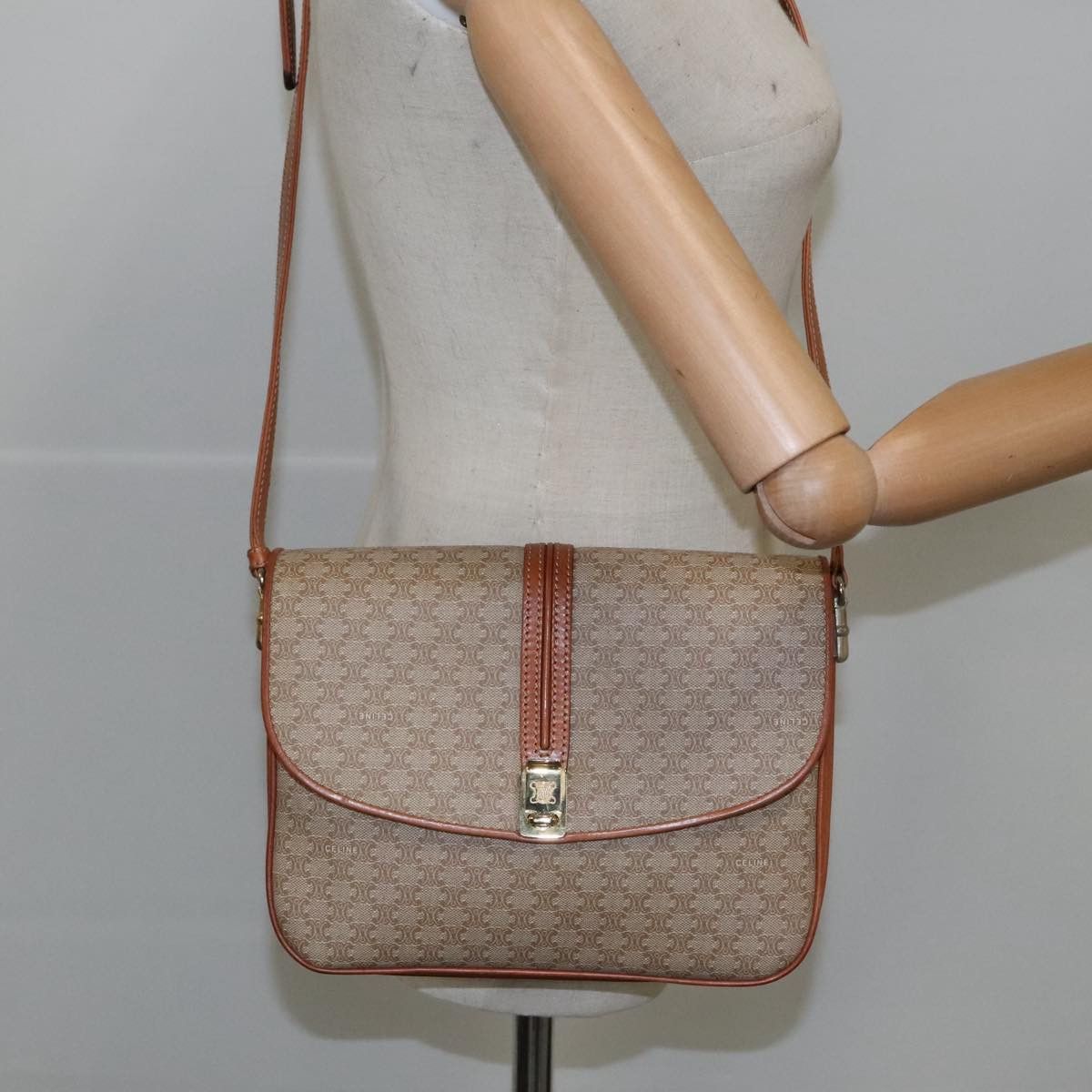 Céline Triomphe Vintage shoulder