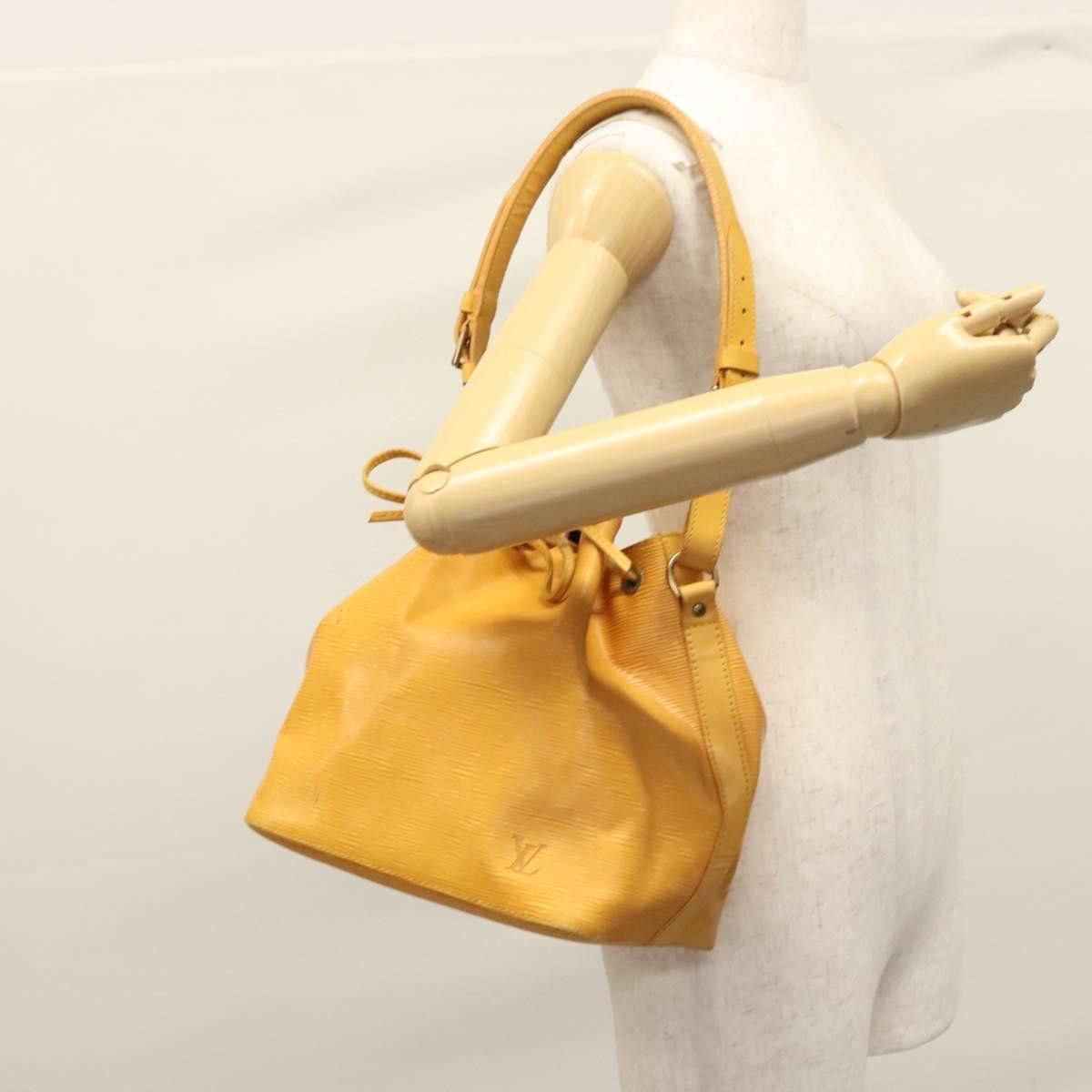 Louis Vuitton Louis Vuitton Petit Noé shoulder Size ONE SIZE - 21 Thumbnail