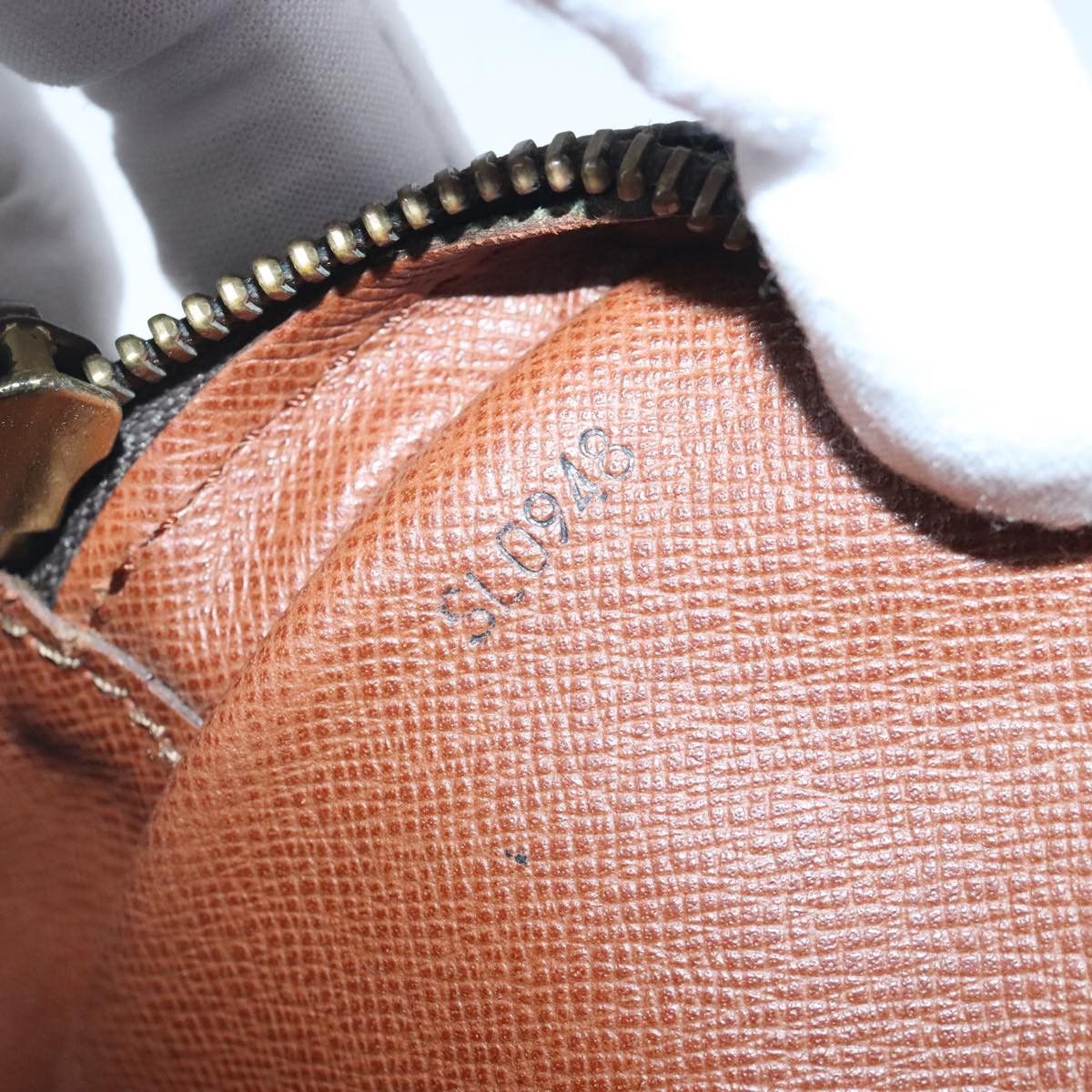 Louis Vuitton Louis Vuitton Marly Dragonne clutch Size ONE SIZE - 13 Thumbnail
