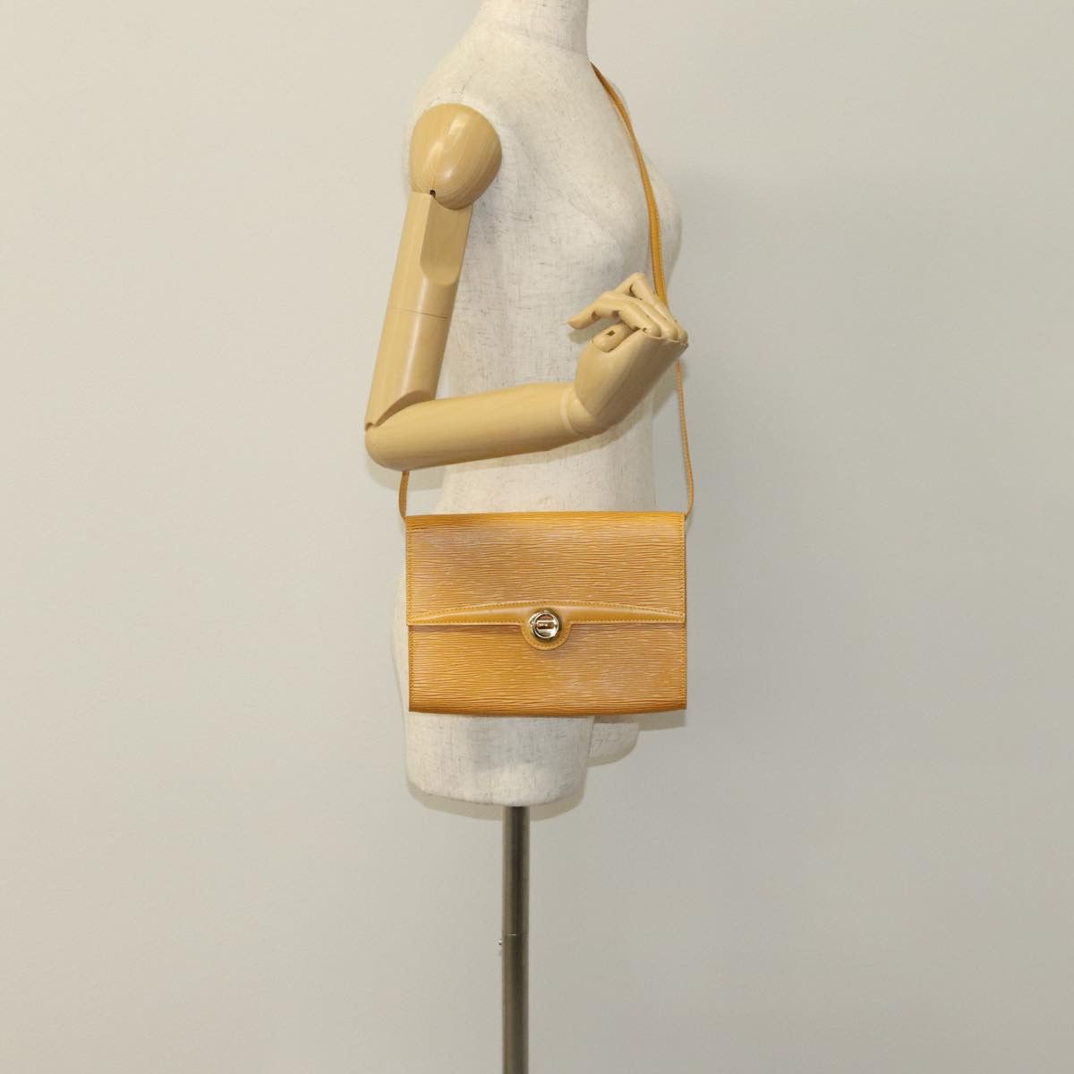 Louis Vuitton Louis Vuitton Arche shoulder Size ONE SIZE - 25 Thumbnail