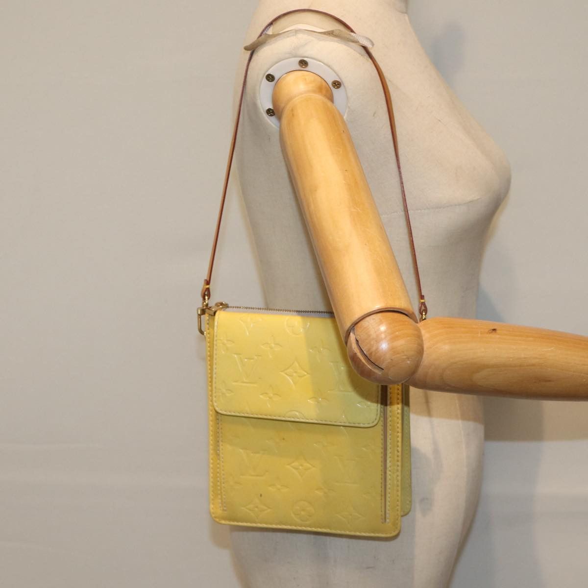 Louis Vuitton Louis Vuitton Mott clutch Size ONE SIZE - 10 Thumbnail
