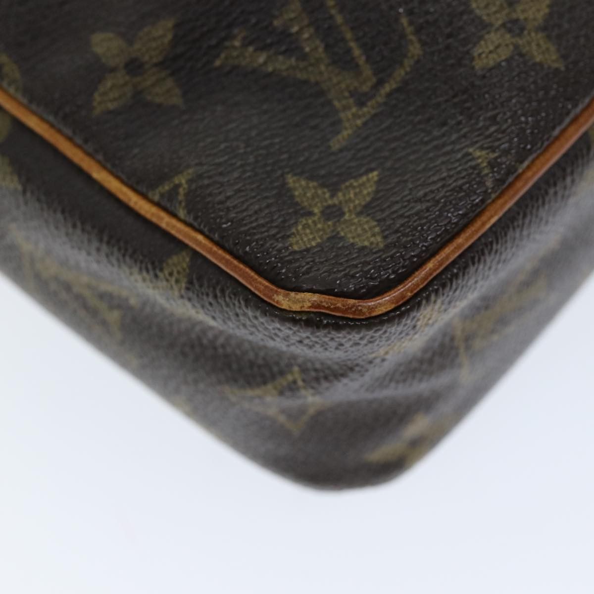 Louis Vuitton Louis Vuitton Trousse de Toilette clutch Size ONE SIZE - 16 Thumbnail