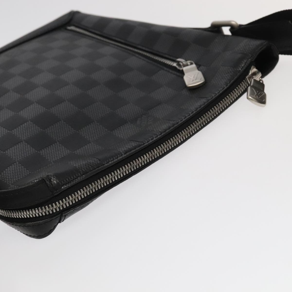 Louis Vuitton Louis Vuitton Discovery shoulder Size ONE SIZE - 23 Thumbnail