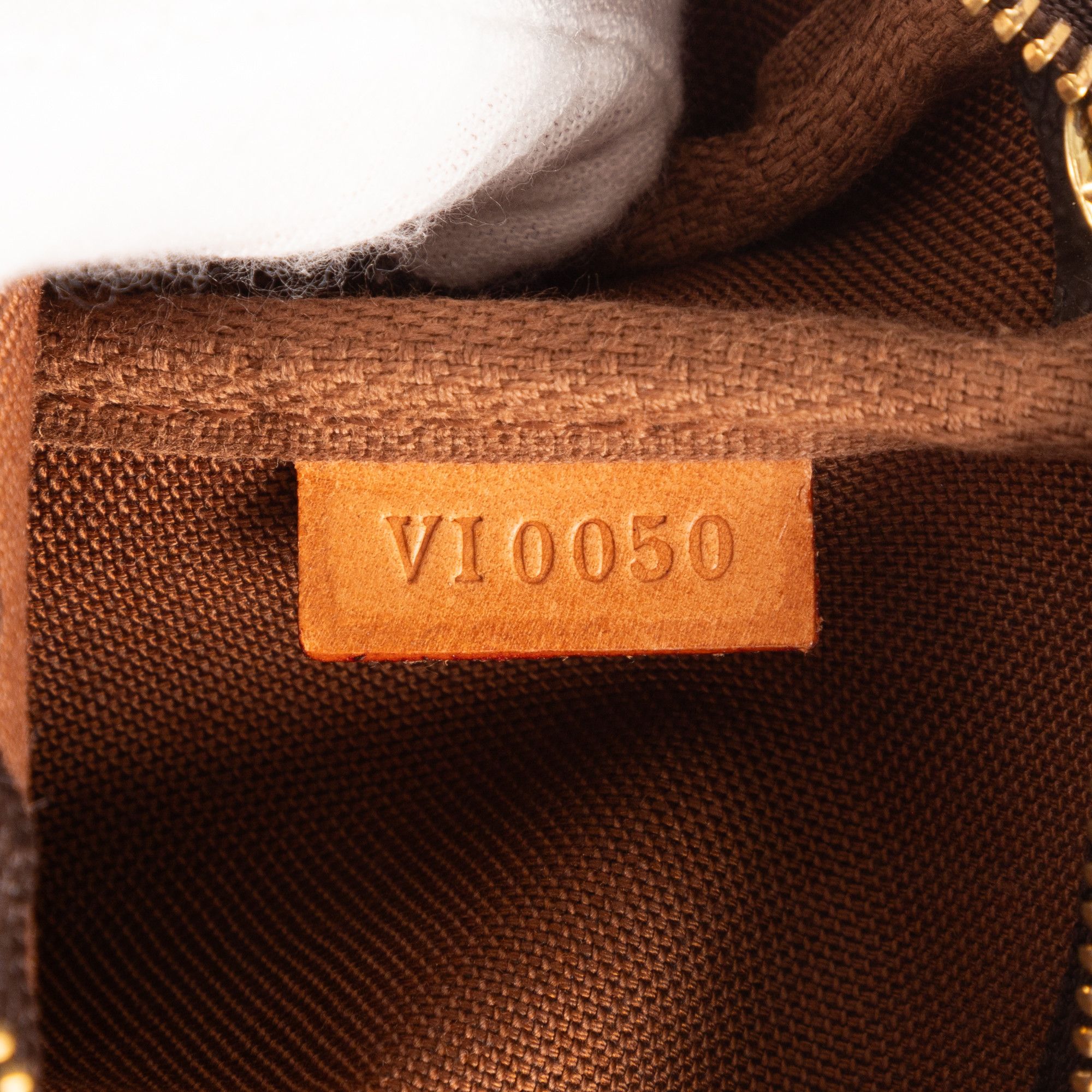 Louis Vuitton Accessory Pouch Size ONE SIZE - 11 Thumbnail