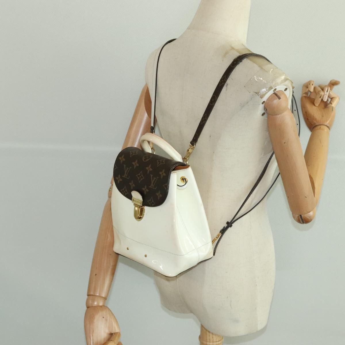 Louis Vuitton Louis Vuitton Hot Springs backpack Size ONE SIZE - 17 Thumbnail