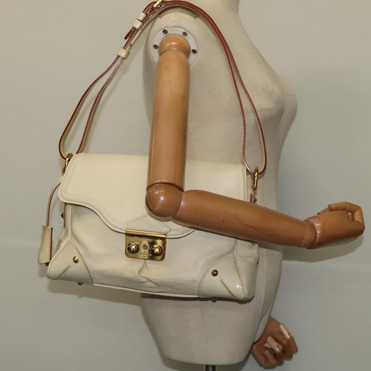 Louis Vuitton Louis Vuitton Suhali shoulder Size ONE SIZE - 14 Thumbnail