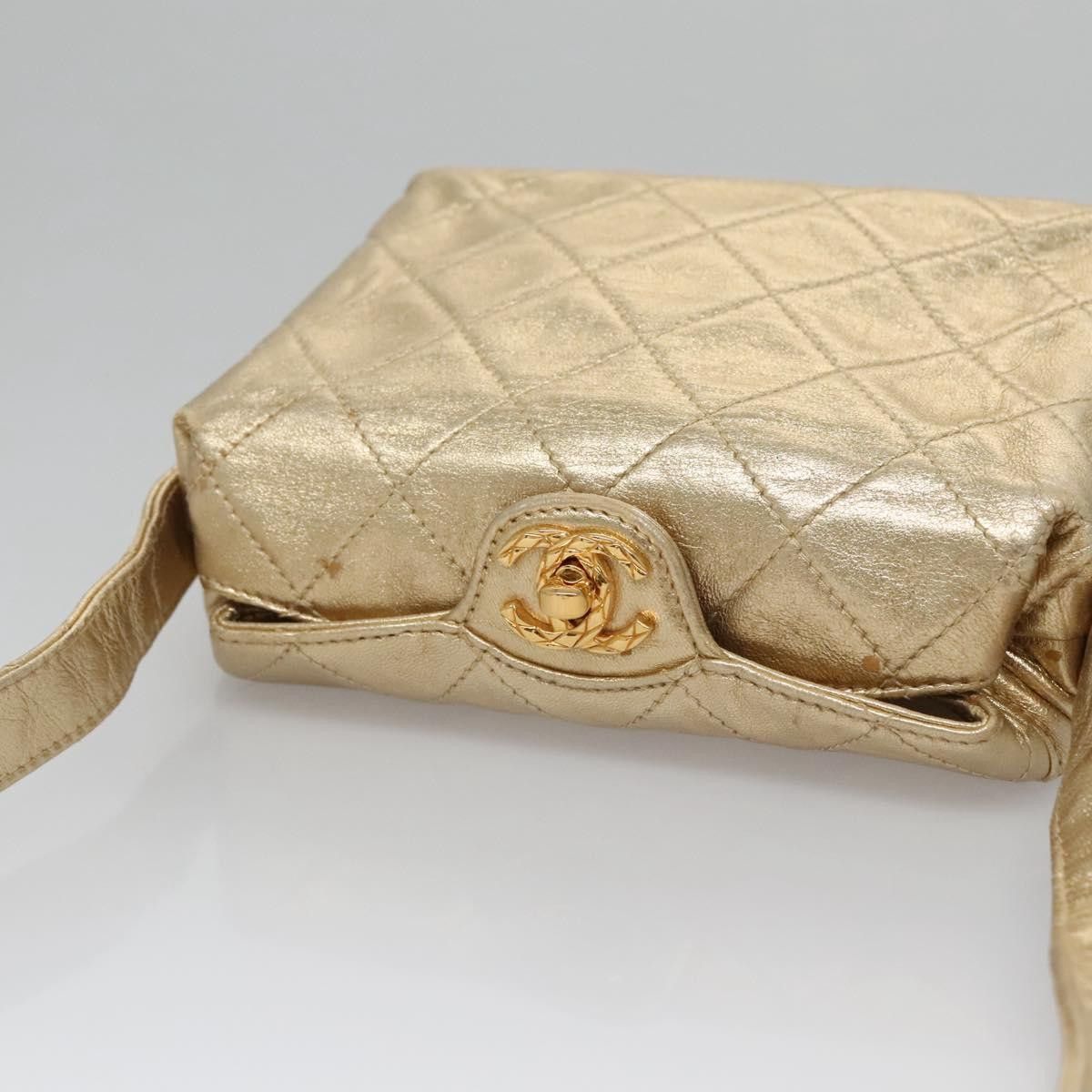 Chanel Chanel Quilted shoulder Size ONE SIZE - 16 Thumbnail