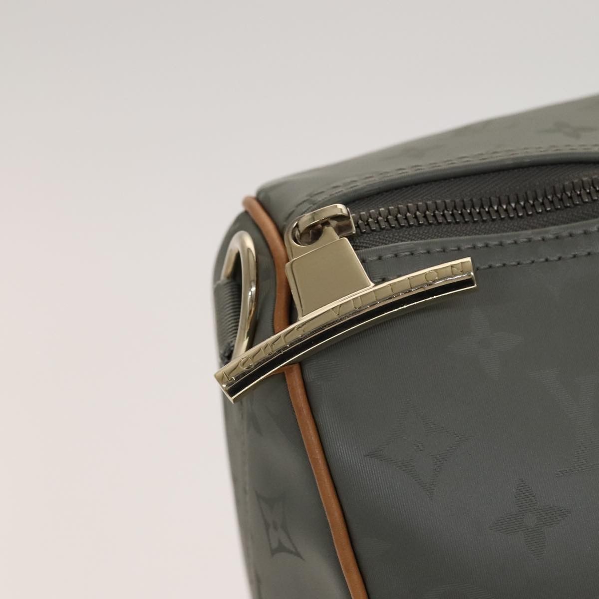 Louis Vuitton Louis Vuitton travel Size ONE SIZE - 7 Thumbnail