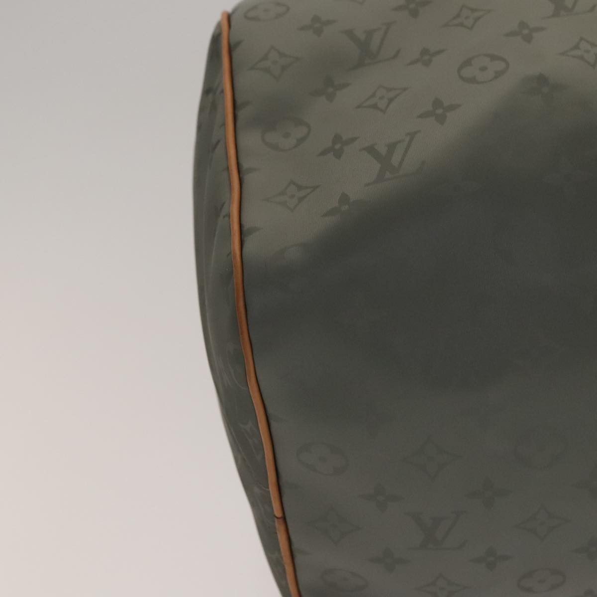 Louis Vuitton Louis Vuitton travel Size ONE SIZE - 19 Thumbnail