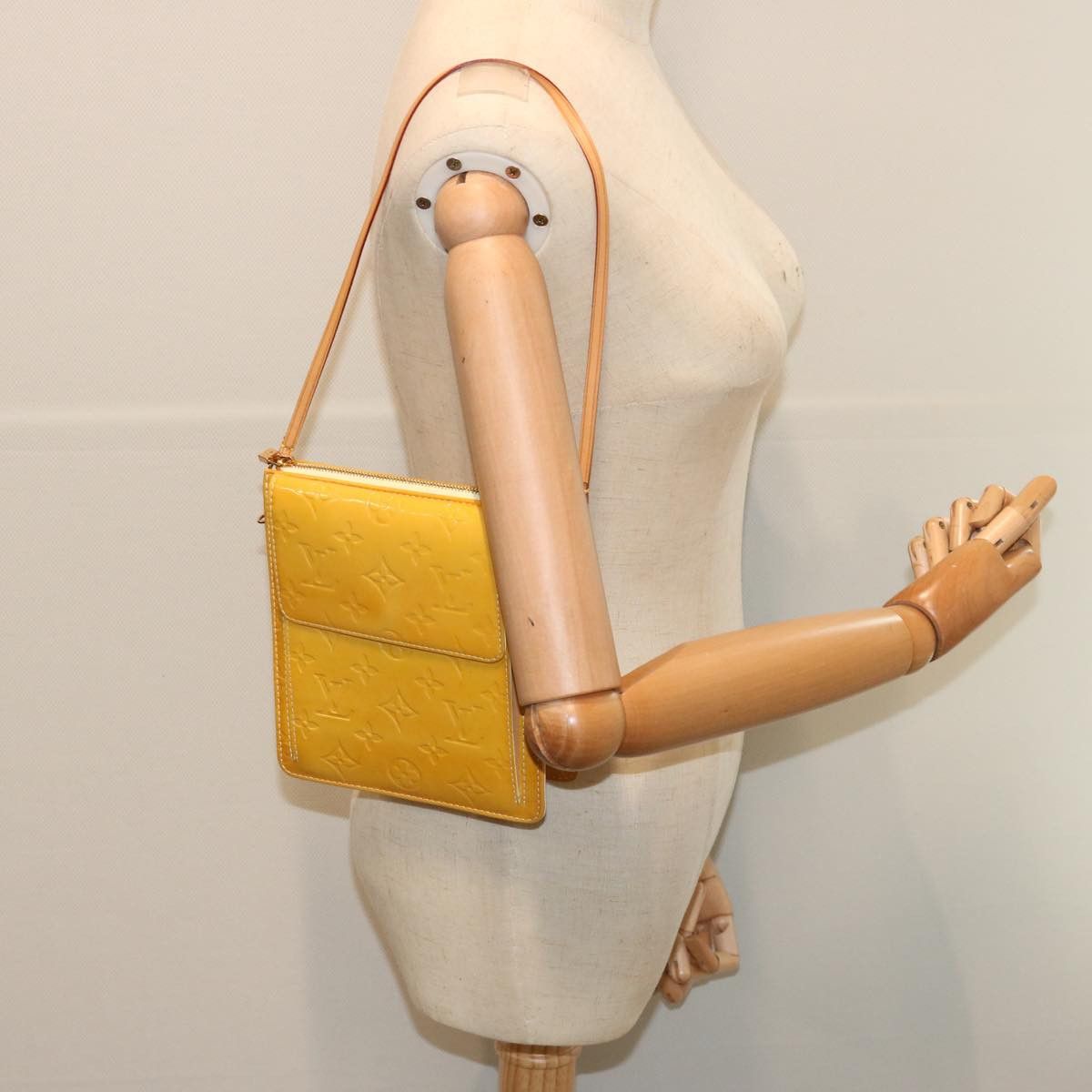Louis Vuitton Louis Vuitton Mott clutch Size ONE SIZE - 6 Thumbnail