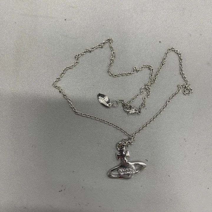 Vivienne Westwood Vivienne Westwood Silver Saturn Necklace for Women 0079 Size ONE SIZE - 3 Thumbnail