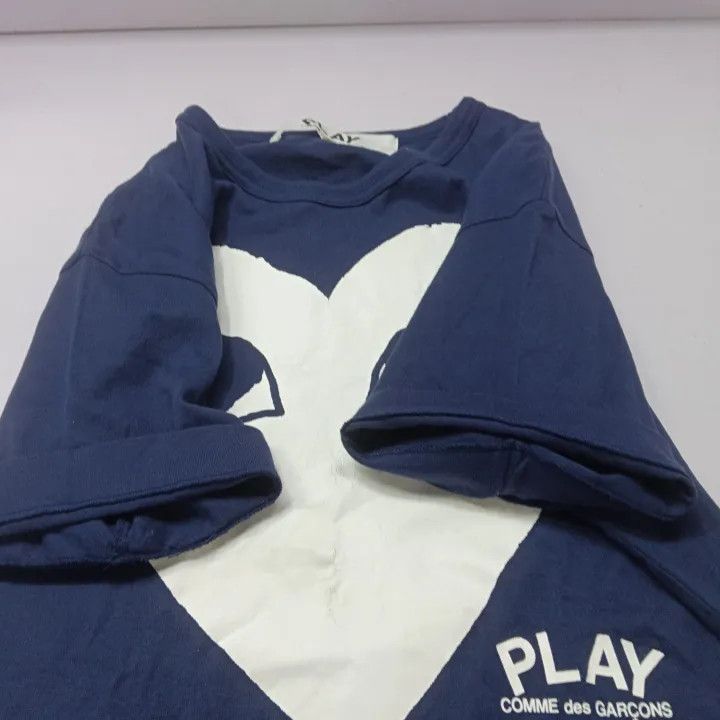 Comme des Garcons Comme des Garçons Play Navy Heart Logo T-Shirt 0079 Size US L / EU 52-54 / 3 - 12 Thumbnail