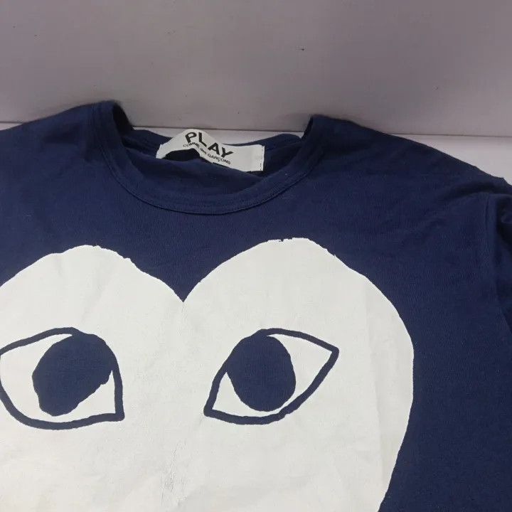 Comme des Garcons Comme des Garçons Play Navy Heart Logo T-Shirt 0079 Size US L / EU 52-54 / 3 - 9 Thumbnail
