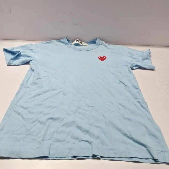 Comme des Garcons Comme des Garçons PLAY Red Heart Embroidery T-Shirt 0079 Size US M / EU 48-50 / 2 - 8 Thumbnail