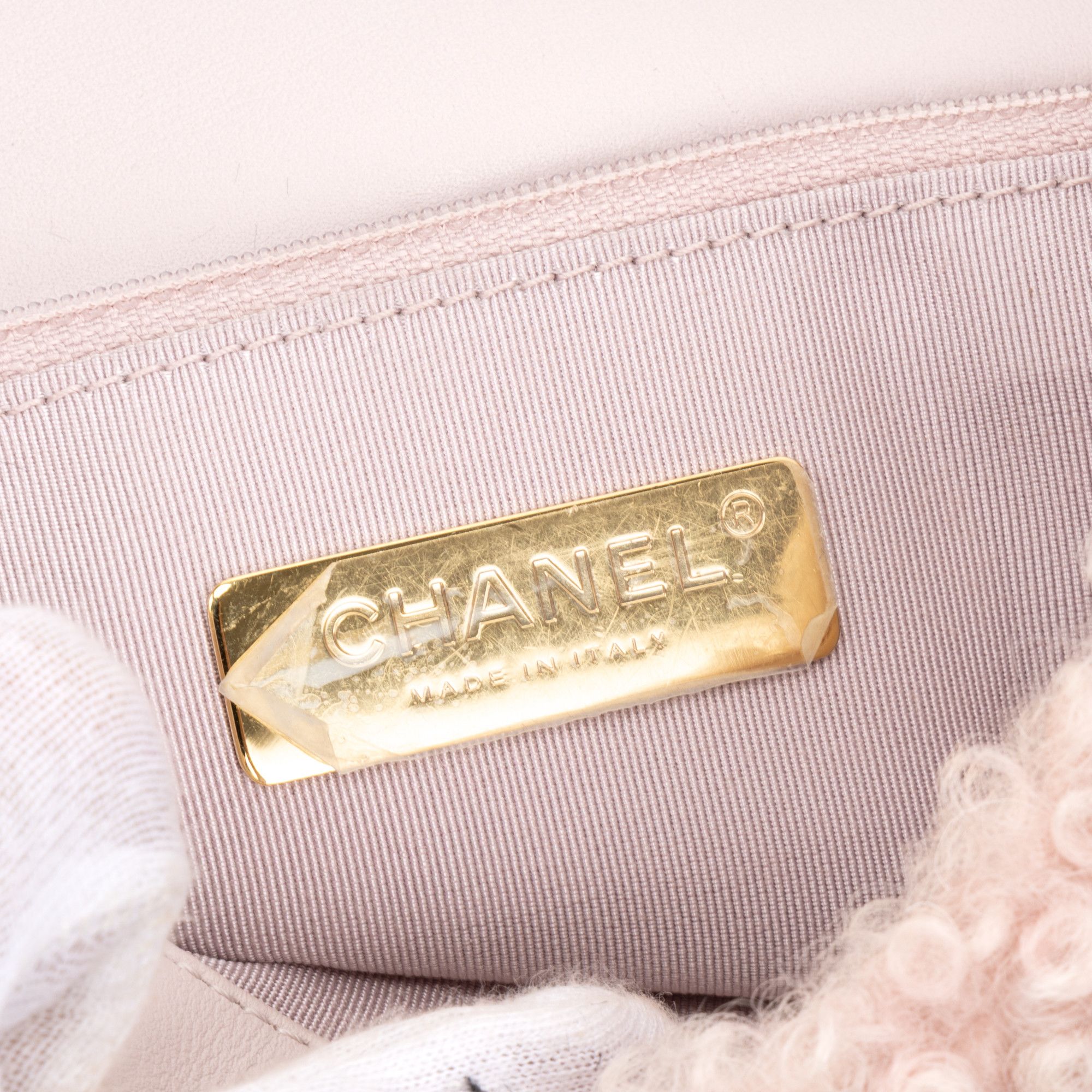 Chanel Rare Shearling 19 Classic Flap Size ONE SIZE - 10 Thumbnail