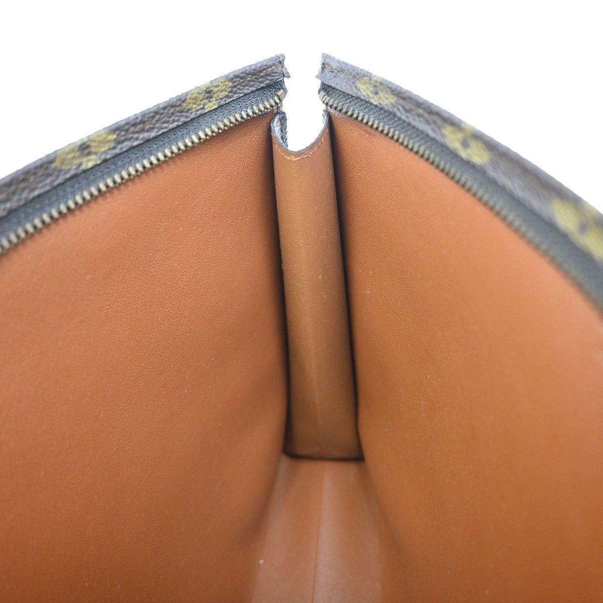 Louis Vuitton Louis Vuitton Poche Toilette clutch Size ONE SIZE - 12 Thumbnail