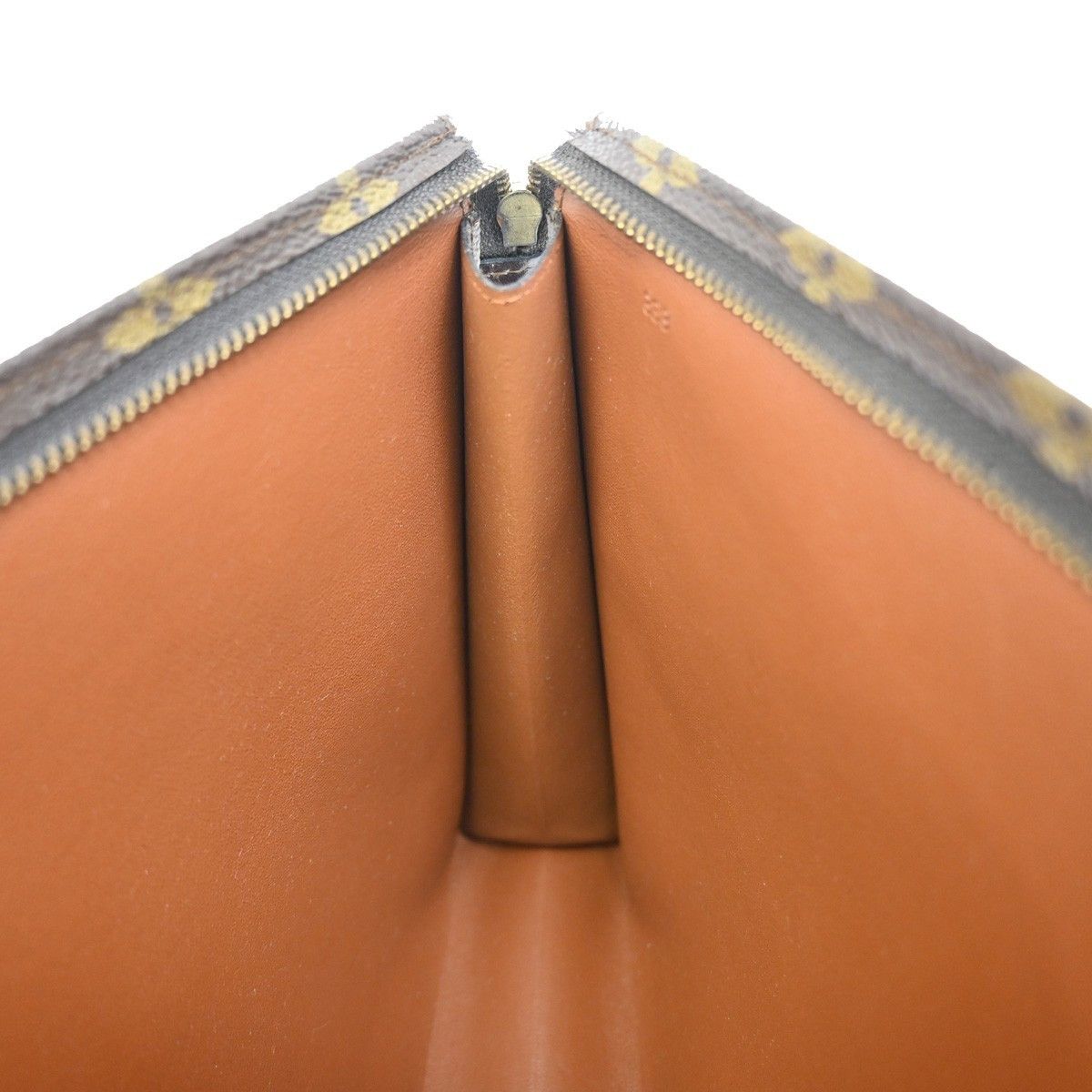 Louis Vuitton Louis Vuitton Poche Toilette clutch Size ONE SIZE - 11 Thumbnail