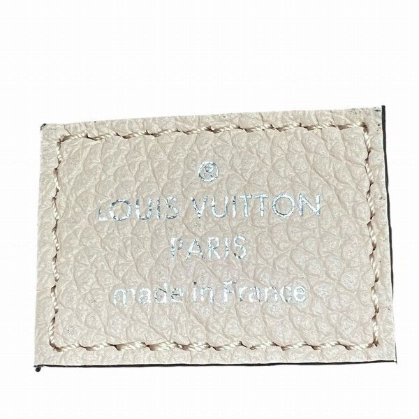 Louis Vuitton Louis Vuitton Louis Vuitton Pochette Cle Mahina Coin Case Leather Coin Case M69508 Size ONE SIZE - 4 Thumbnail