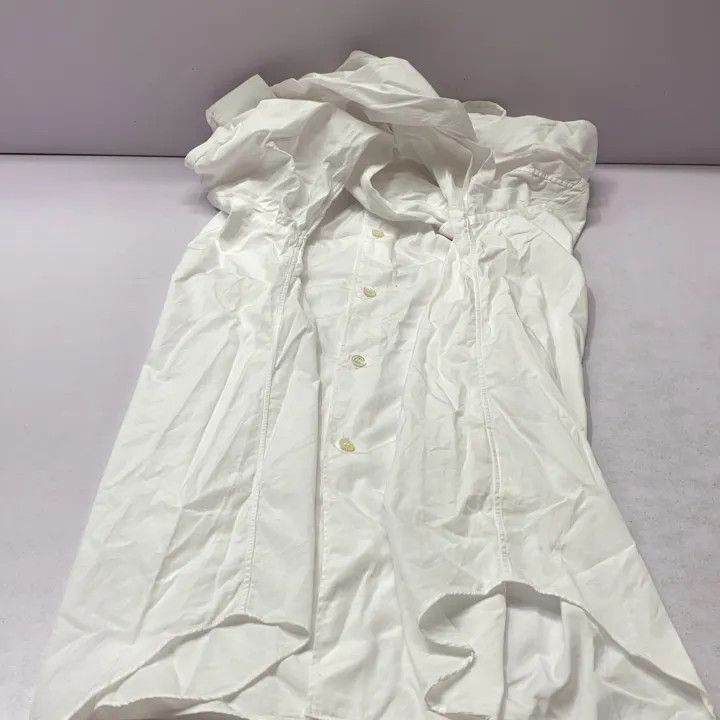 Comme des Garcons Comme des Garçons Play Red Heart Button Down Shirt 0079 Size US M / EU 48-50 / 2 - 12 Thumbnail