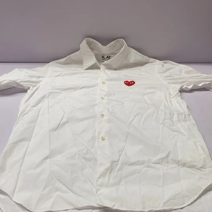 Comme des Garcons Comme des Garçons Play Red Heart Button Down Shirt 0079 Size US M / EU 48-50 / 2 - 10 Thumbnail
