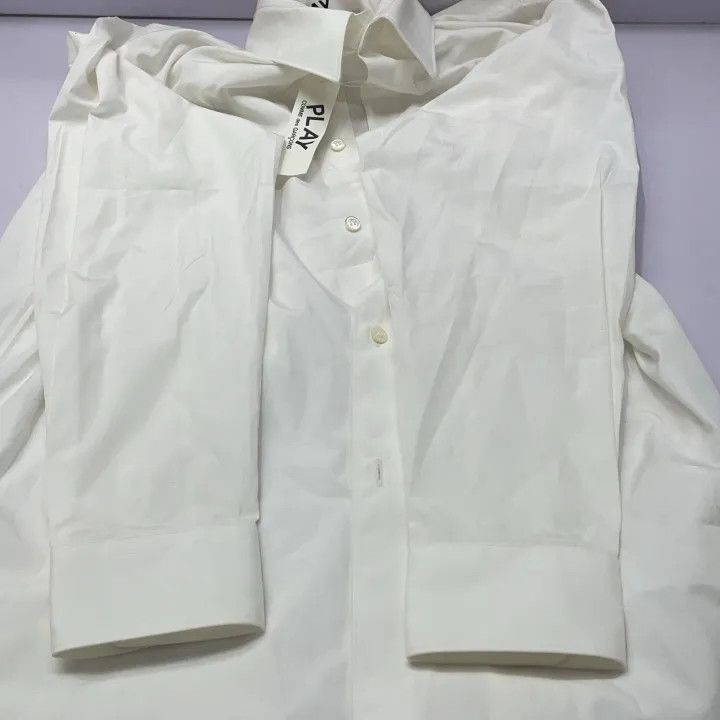 Comme des Garcons Comme des Garçons Play Red Emblem Button Down Shirt 0079 Size US L / EU 52-54 / 3 - 10 Thumbnail
