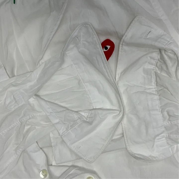 Comme des Garcons Comme des Garçons Play Red Emblem Button Down Shirt 0079 Size US M / EU 48-50 / 2 - 6 Thumbnail
