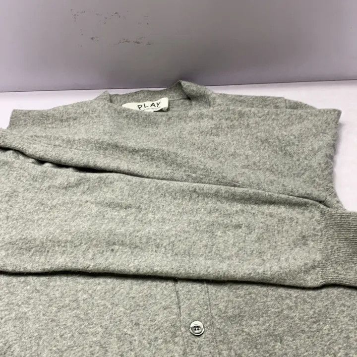Comme des Garcons Comme des Garçons Play Gray Logo Cardigan 0079 Size US XXL / EU 58 / 5 - 7 Thumbnail