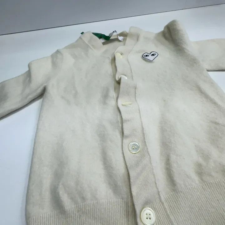 Comme des Garcons Comme des Garçons Play Heart V-Neck Cardigan 0079 Size US S / EU 44-46 / 1 - 6 Thumbnail