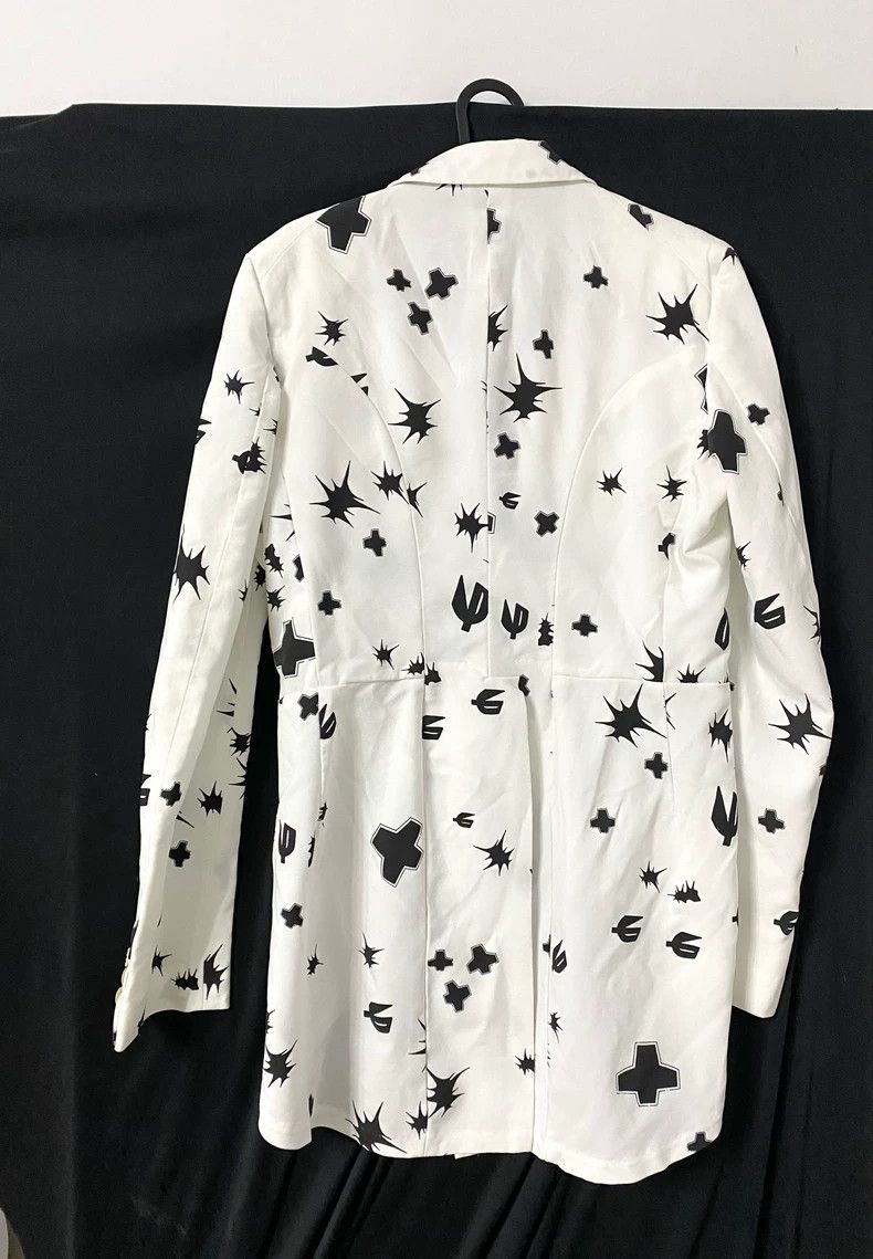 Comme des Garcons white blazer with black graphic print Size US S / EU 44-46 / 1 - 2 Thumbnail